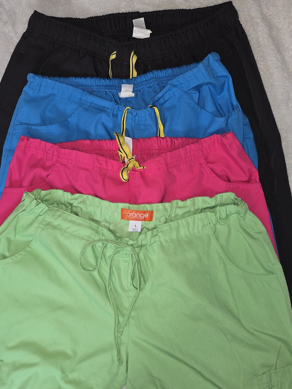 Scrubs Lot of 6 Tops 4 Pants
